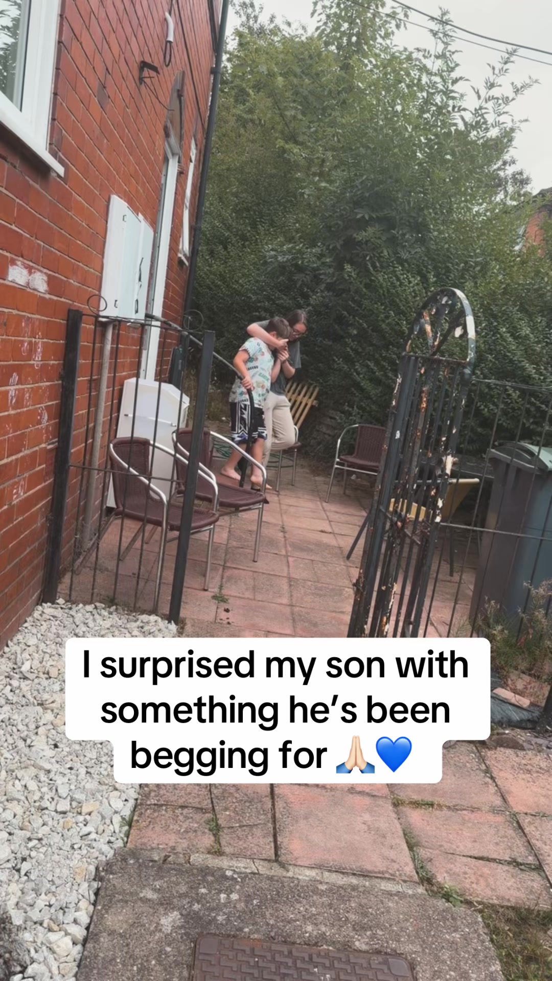 @Joshyy C