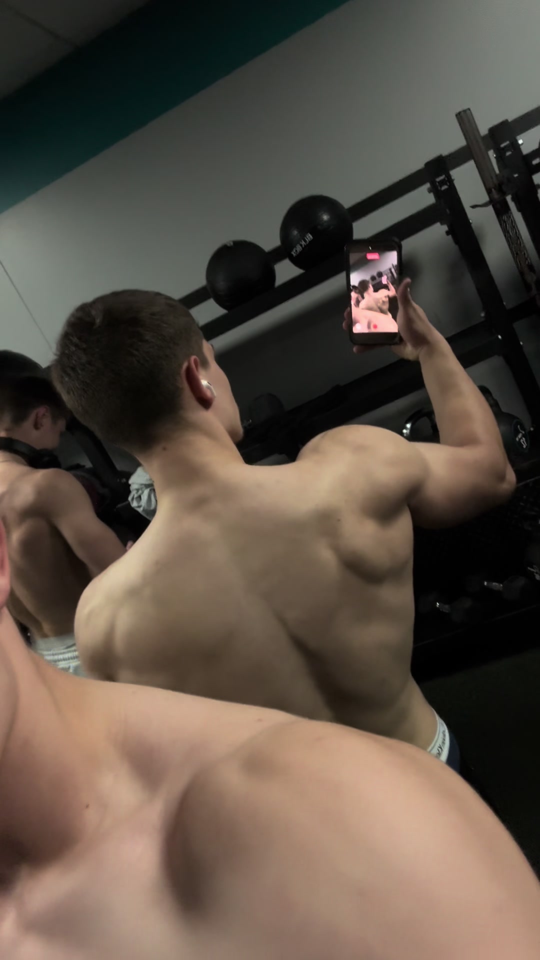 @justliftingheavyweights