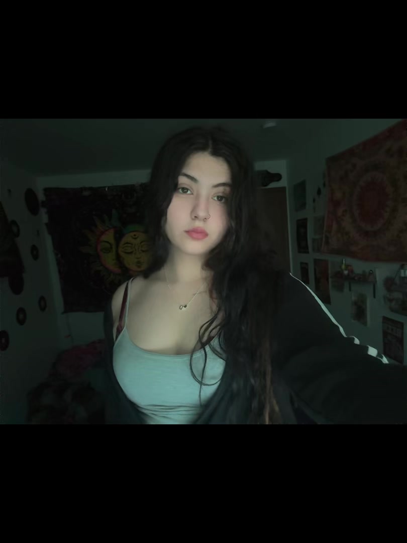 @ur.mom.com079