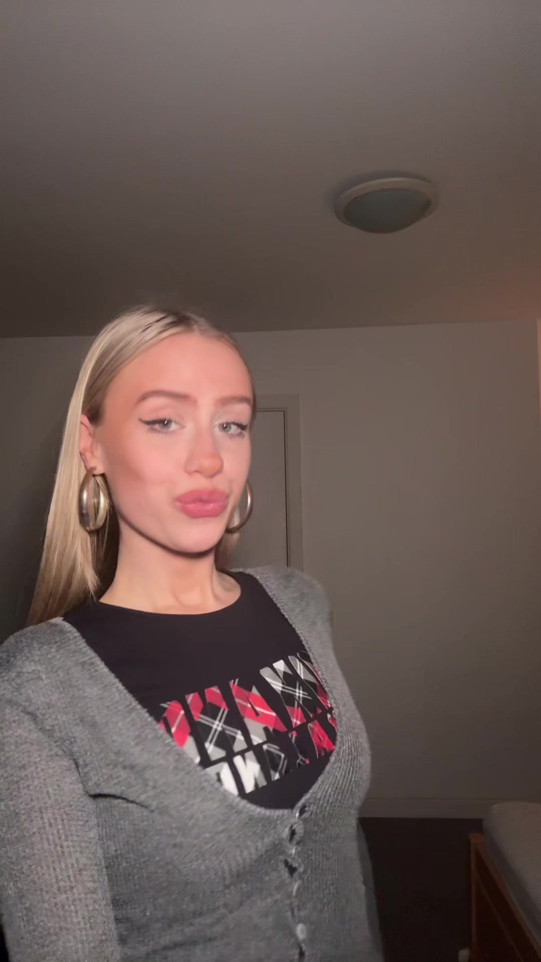 @charholla