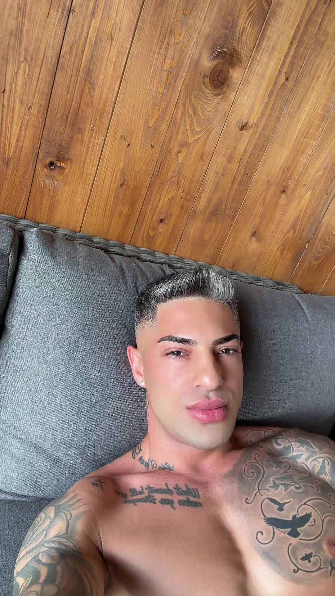 @Gu$zt&acirc;v_Official