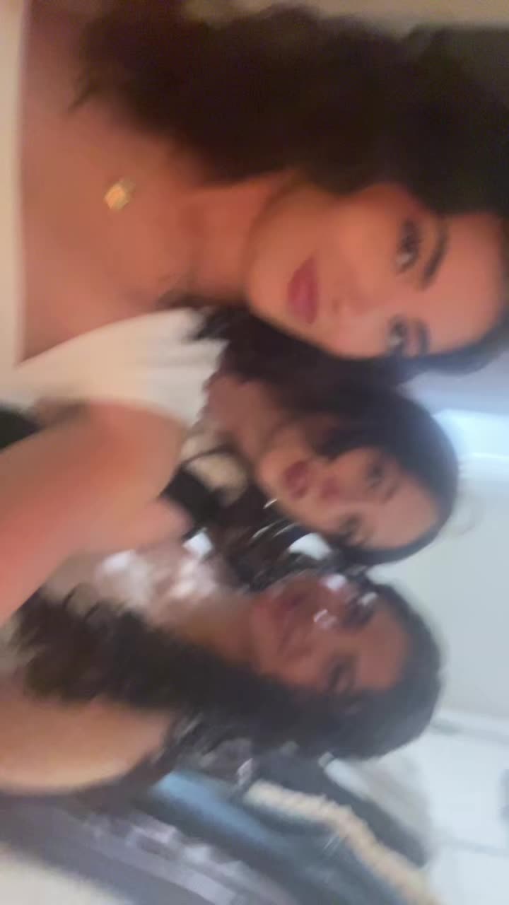 @laurenskay