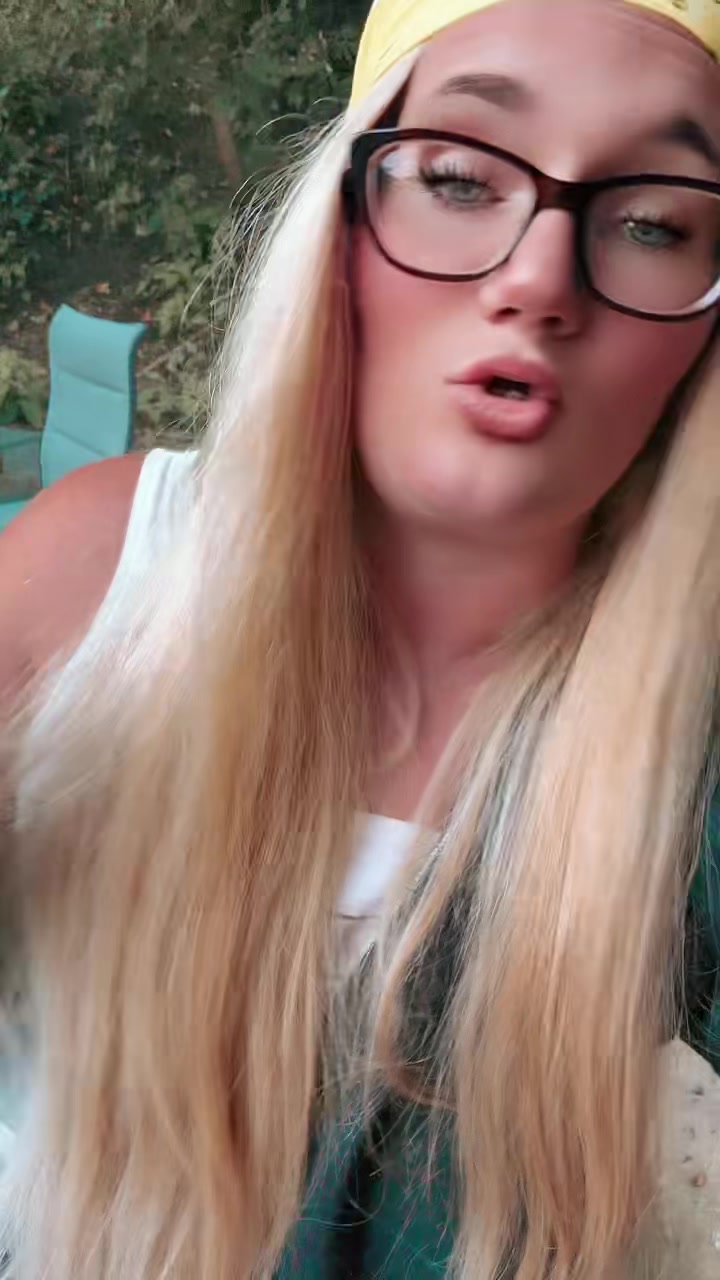 @caffeinatedmama03🌻🍃💨