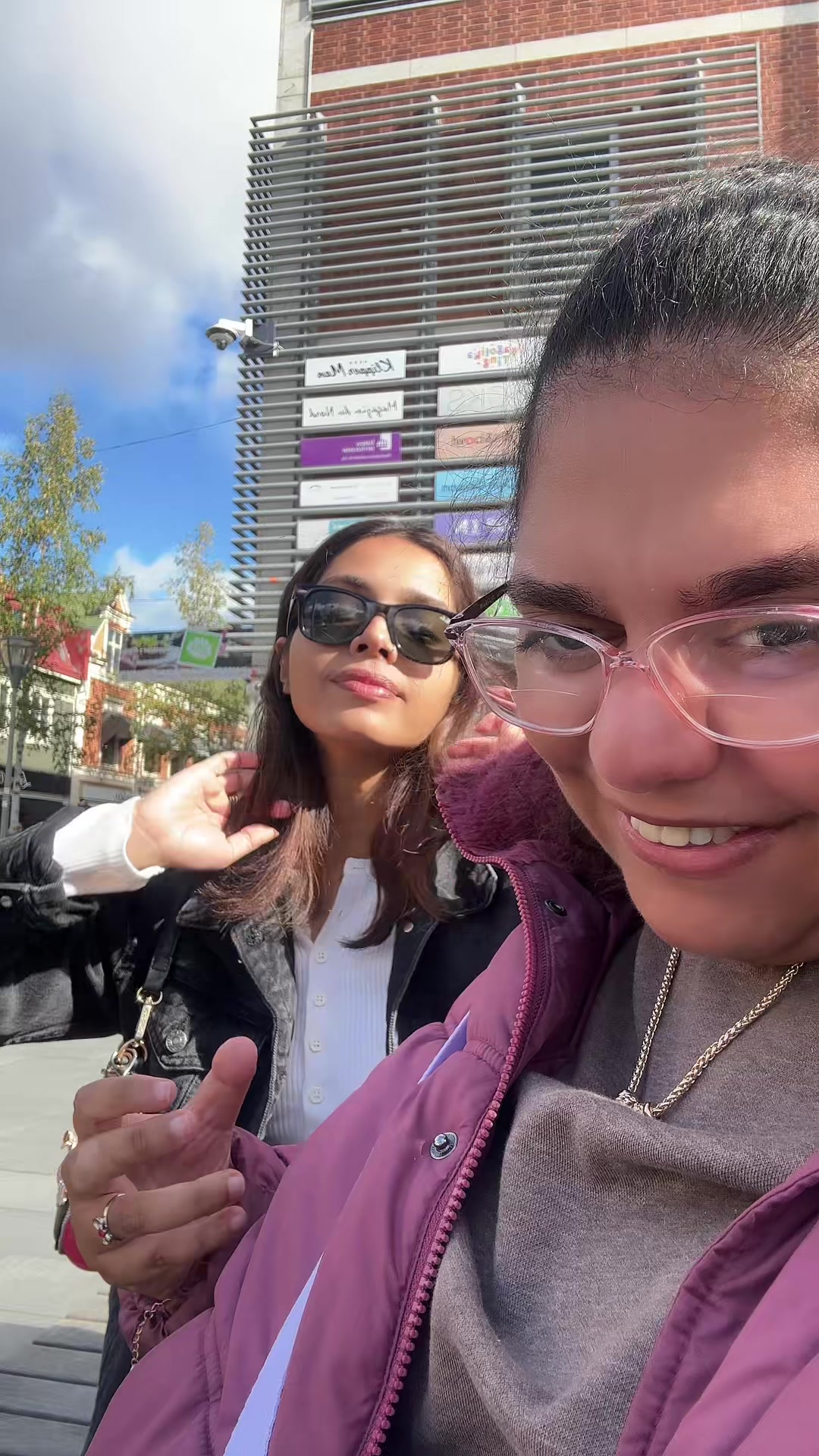 @QueenRana