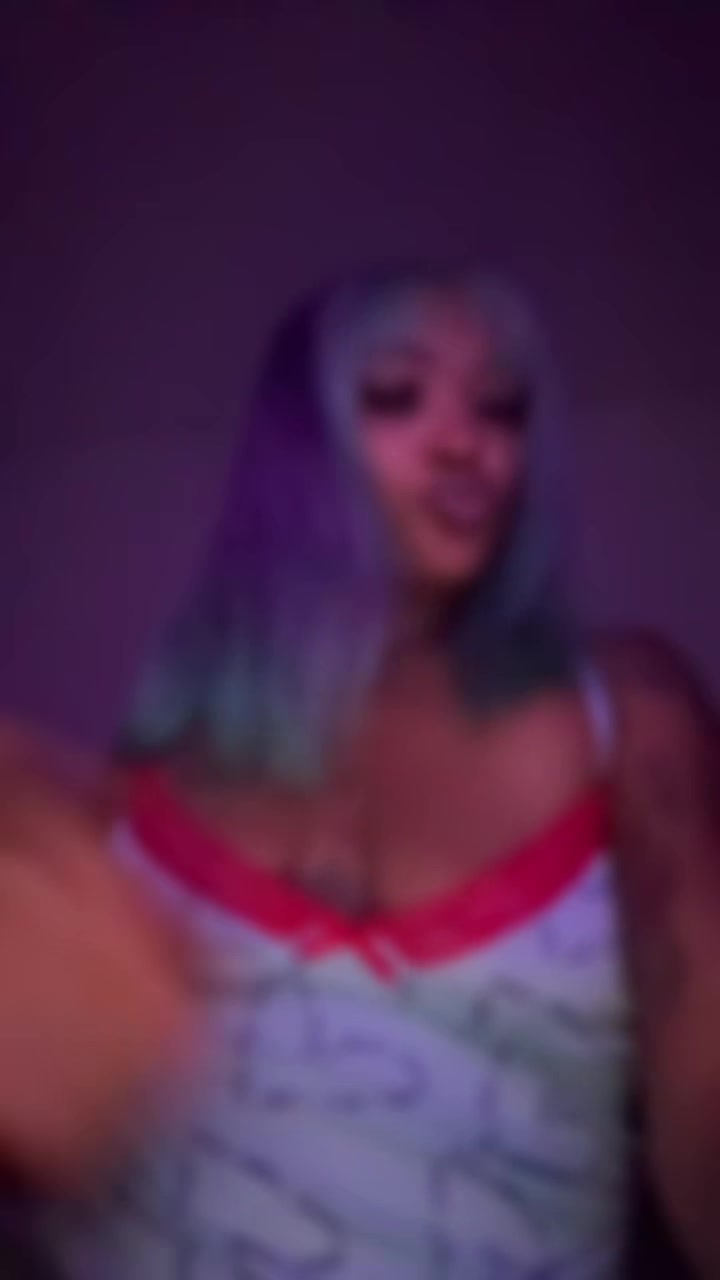 @itsnotmekeepscrolling