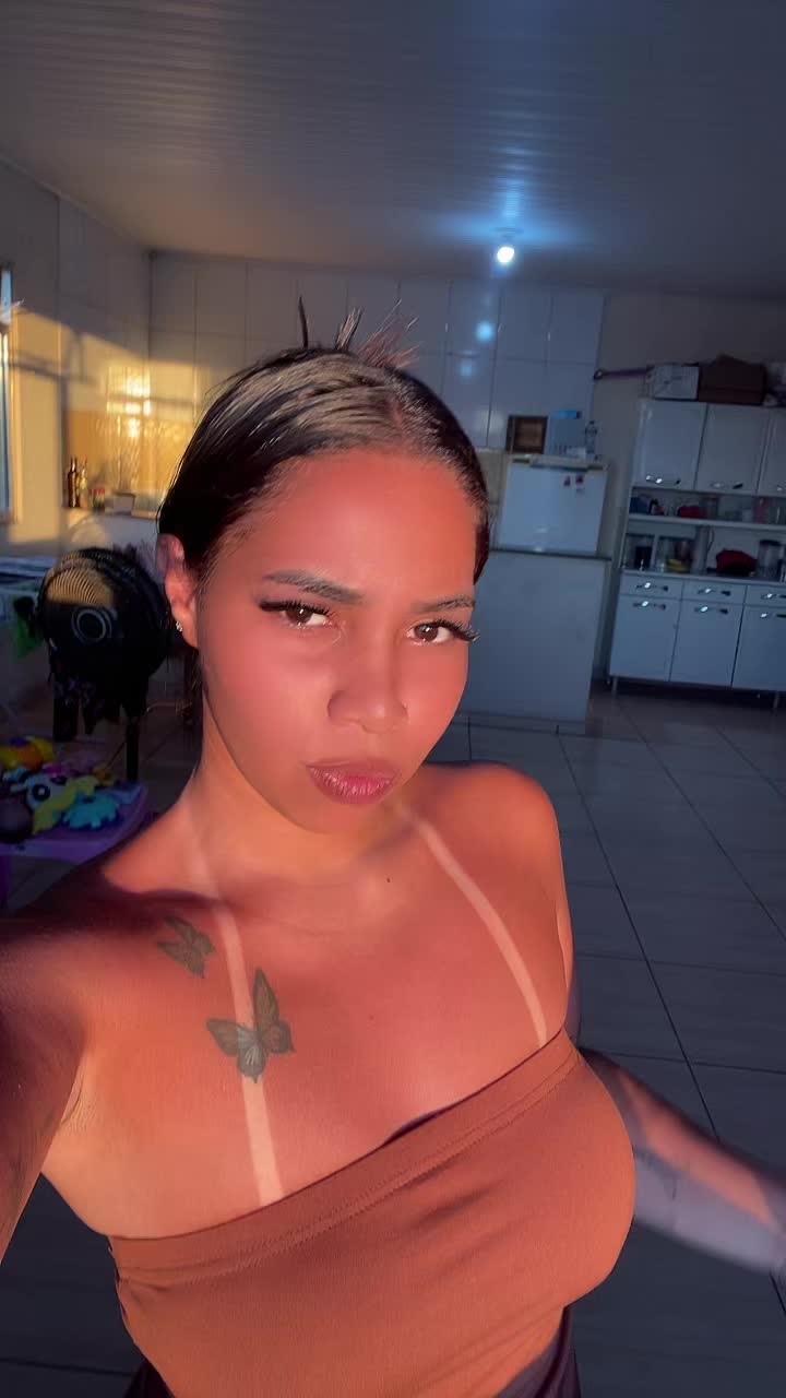 @Lara De Oliveira