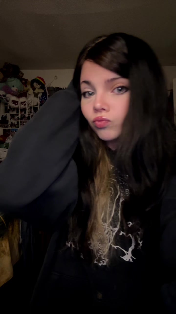 @lillybeenn
