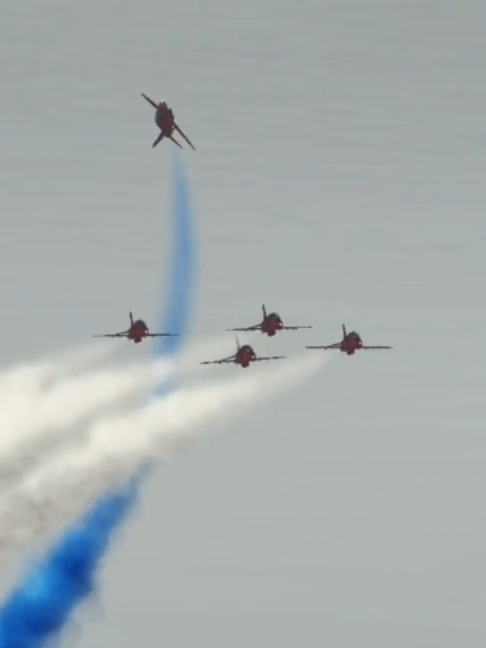 @Roblox Red Arrows