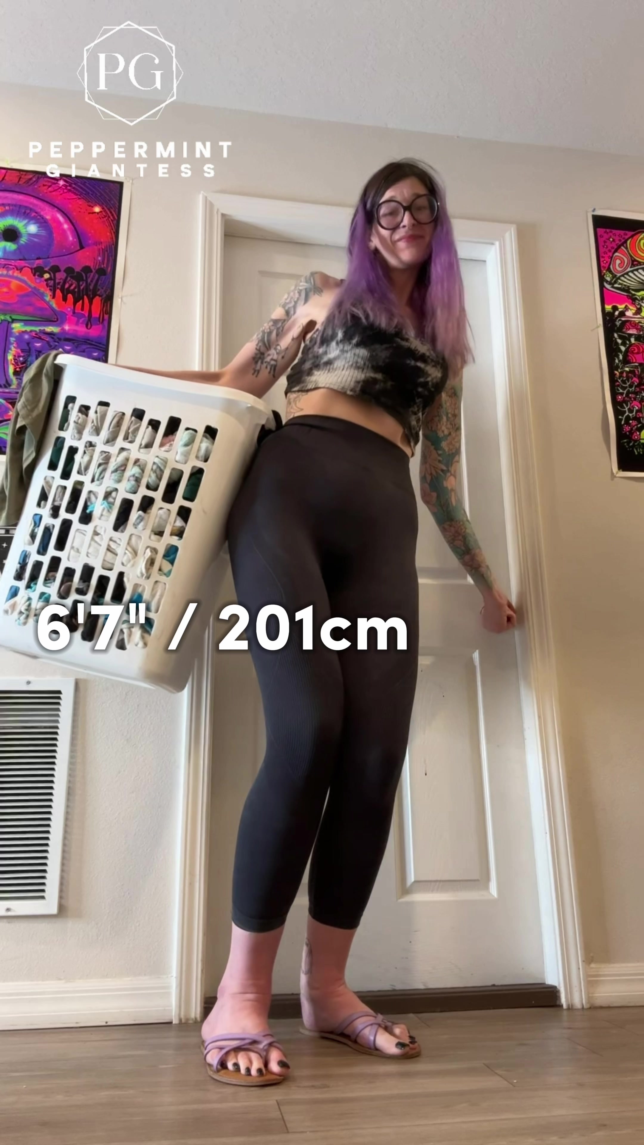 @6’7 Peppermint Giantess