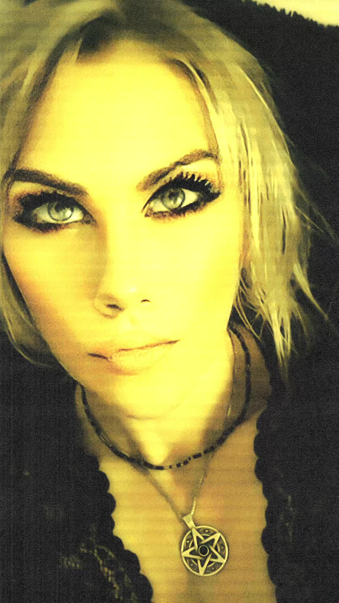 @Vivi_lilith