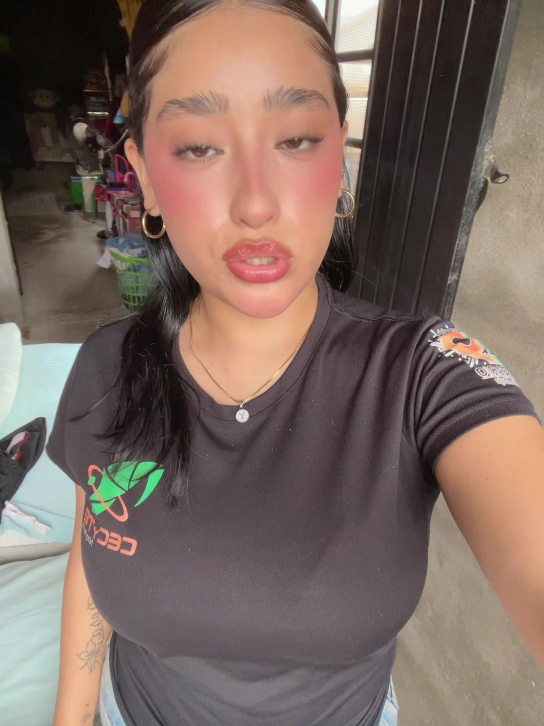 @YV_g