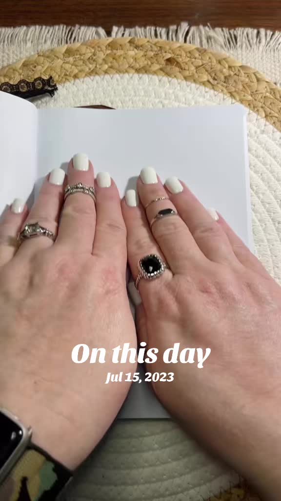@Lauralizjournals