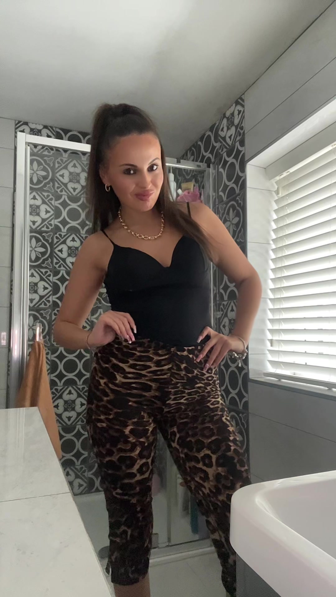 @xmollybaker