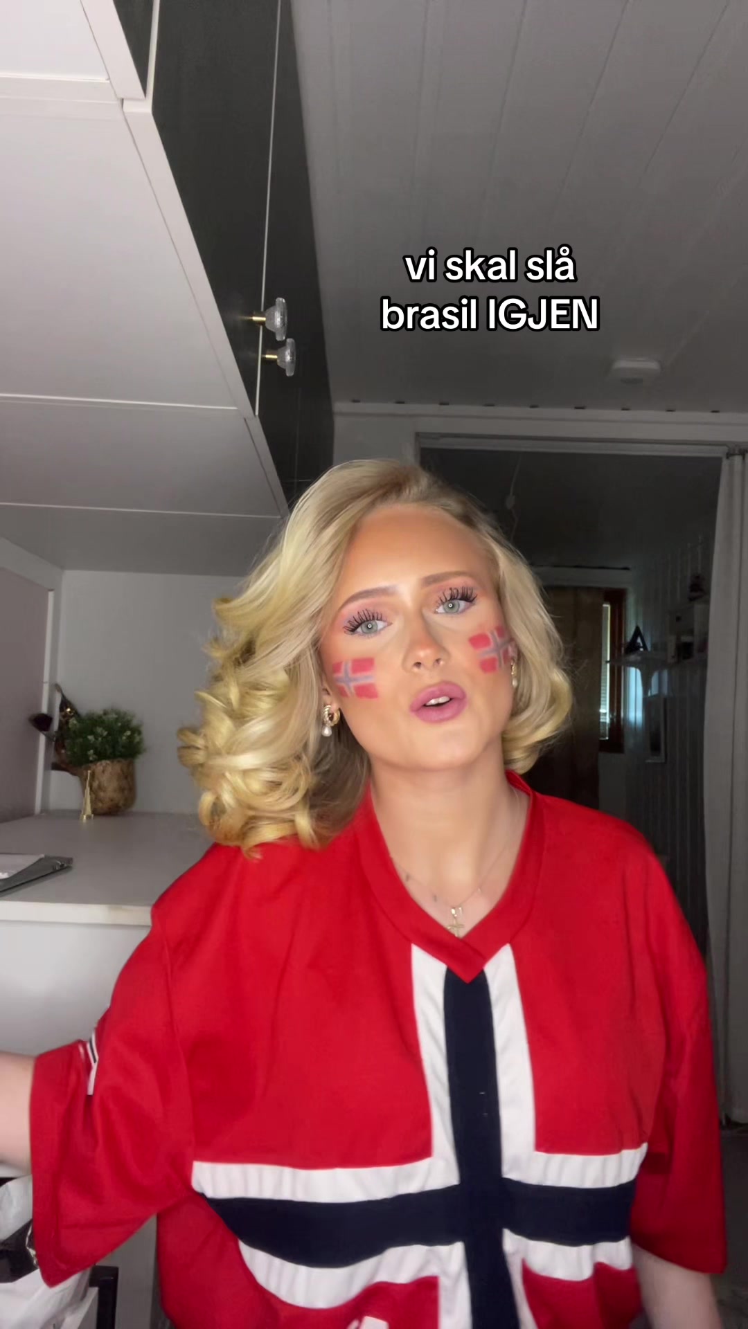 @AMALIE SYNN&Oslash;VE 🪽