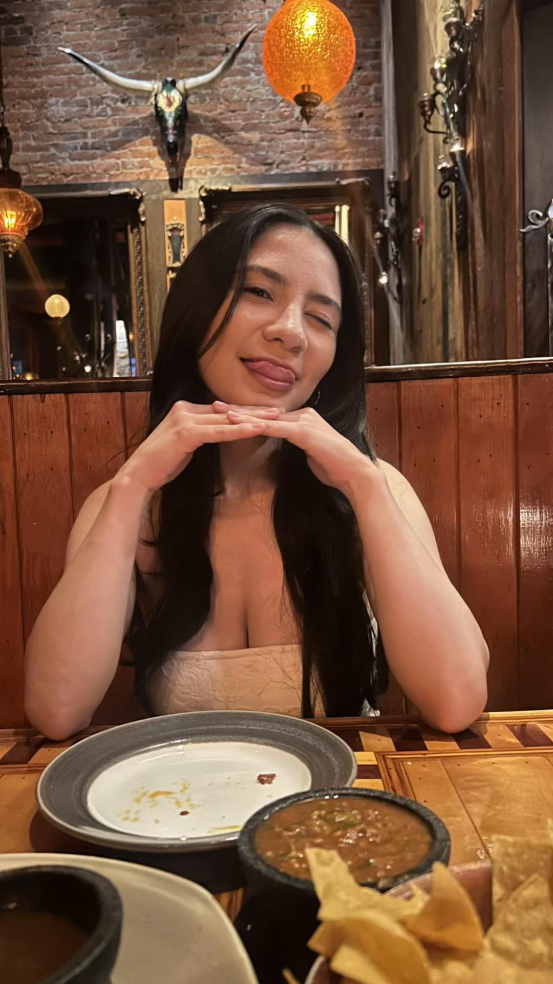 @ChiquitaFairy 🤍