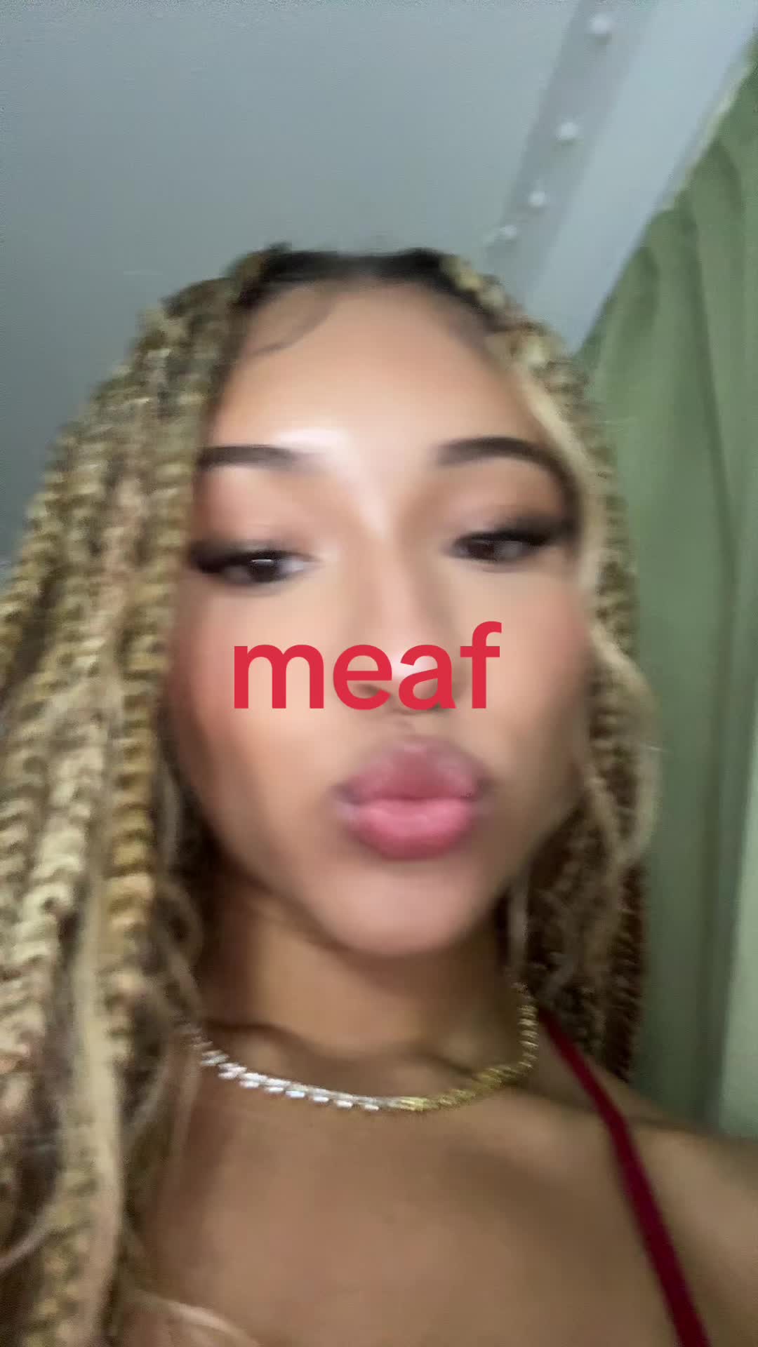 @Isabella