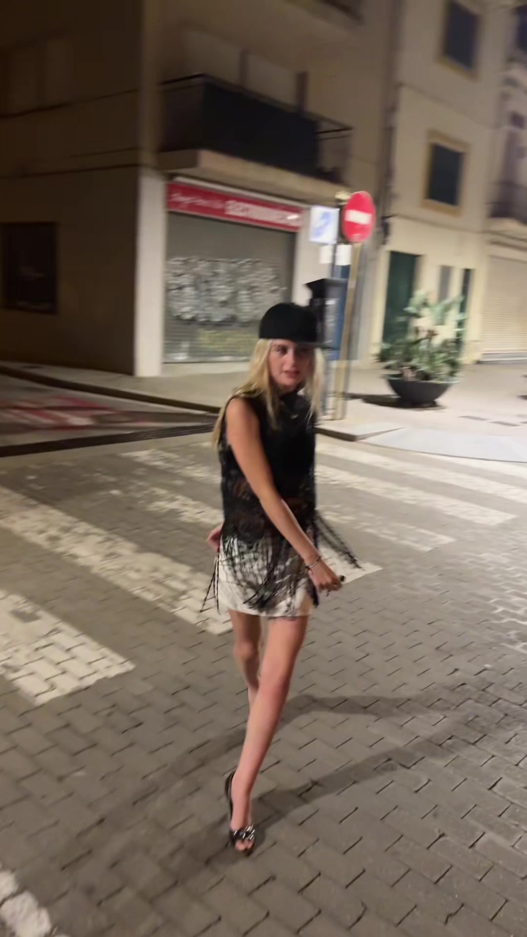 @anais
