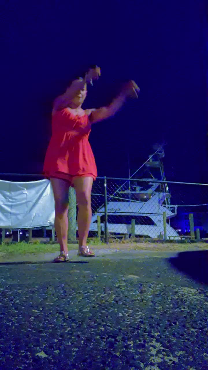 @Dancing Mama