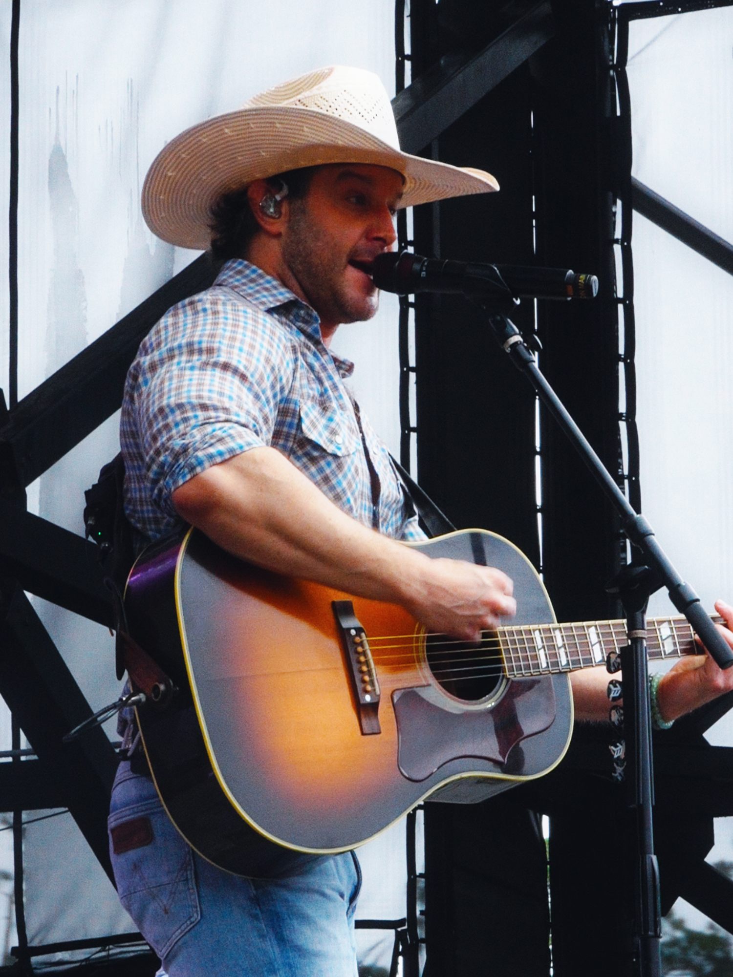 @Easton Corbin