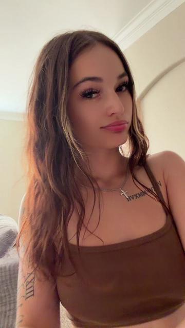 @favwhitegirlkay💰🖤