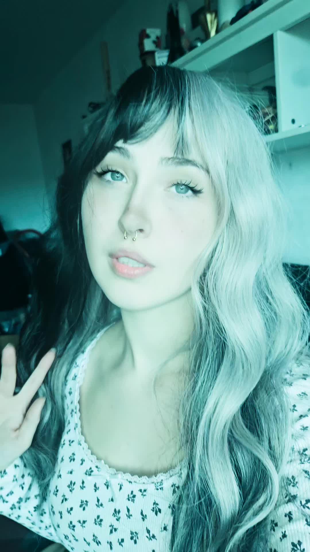 @Sophieschka_