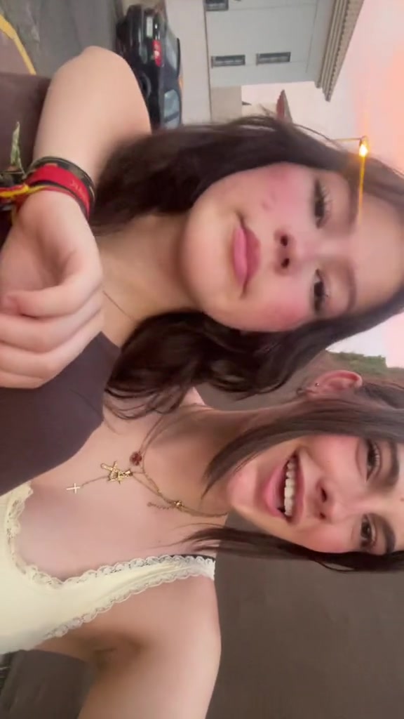 @elena⁷