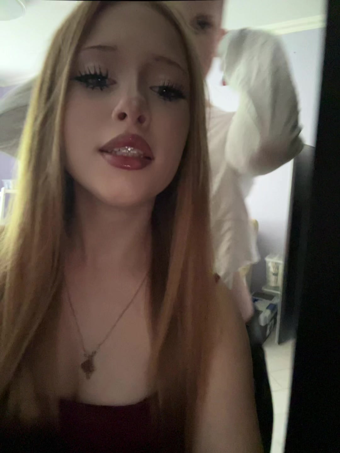 @🖤