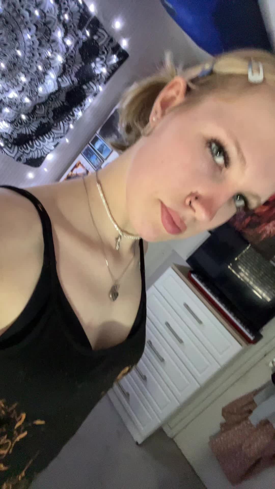 @Lil Lesbo
