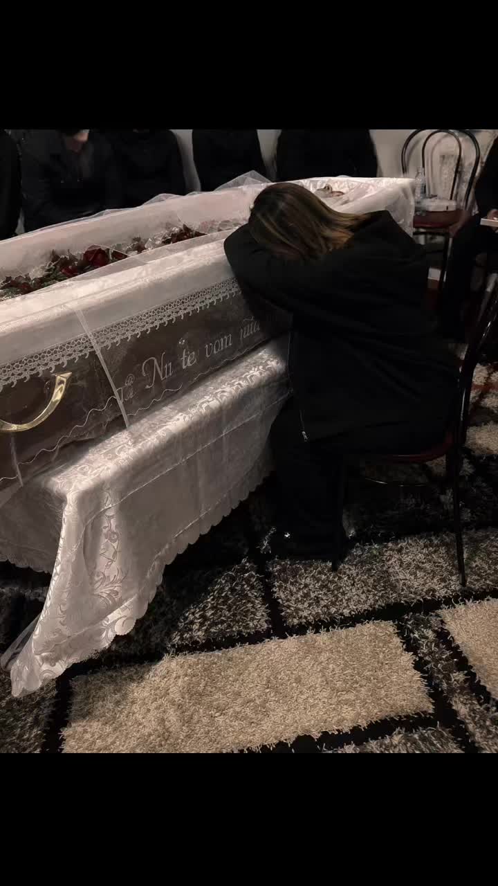 @Lore🖤🥀