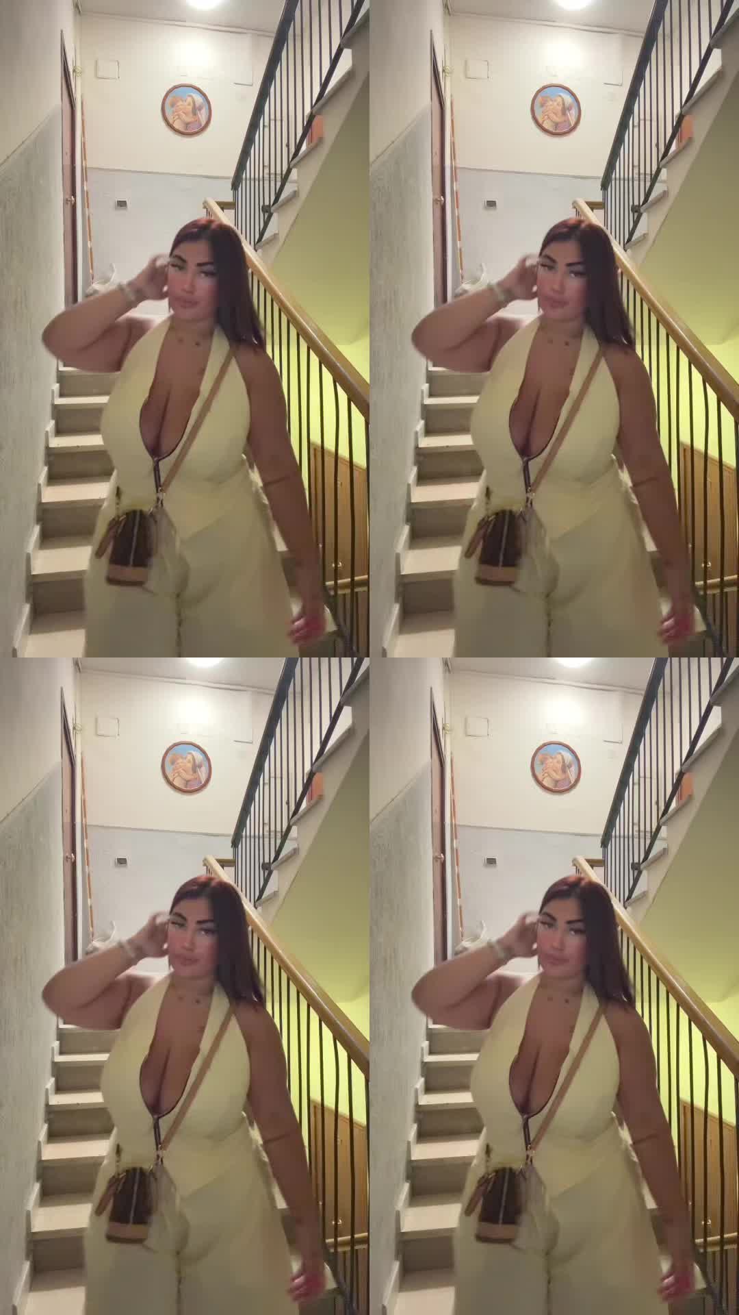 @_rosypetrone_