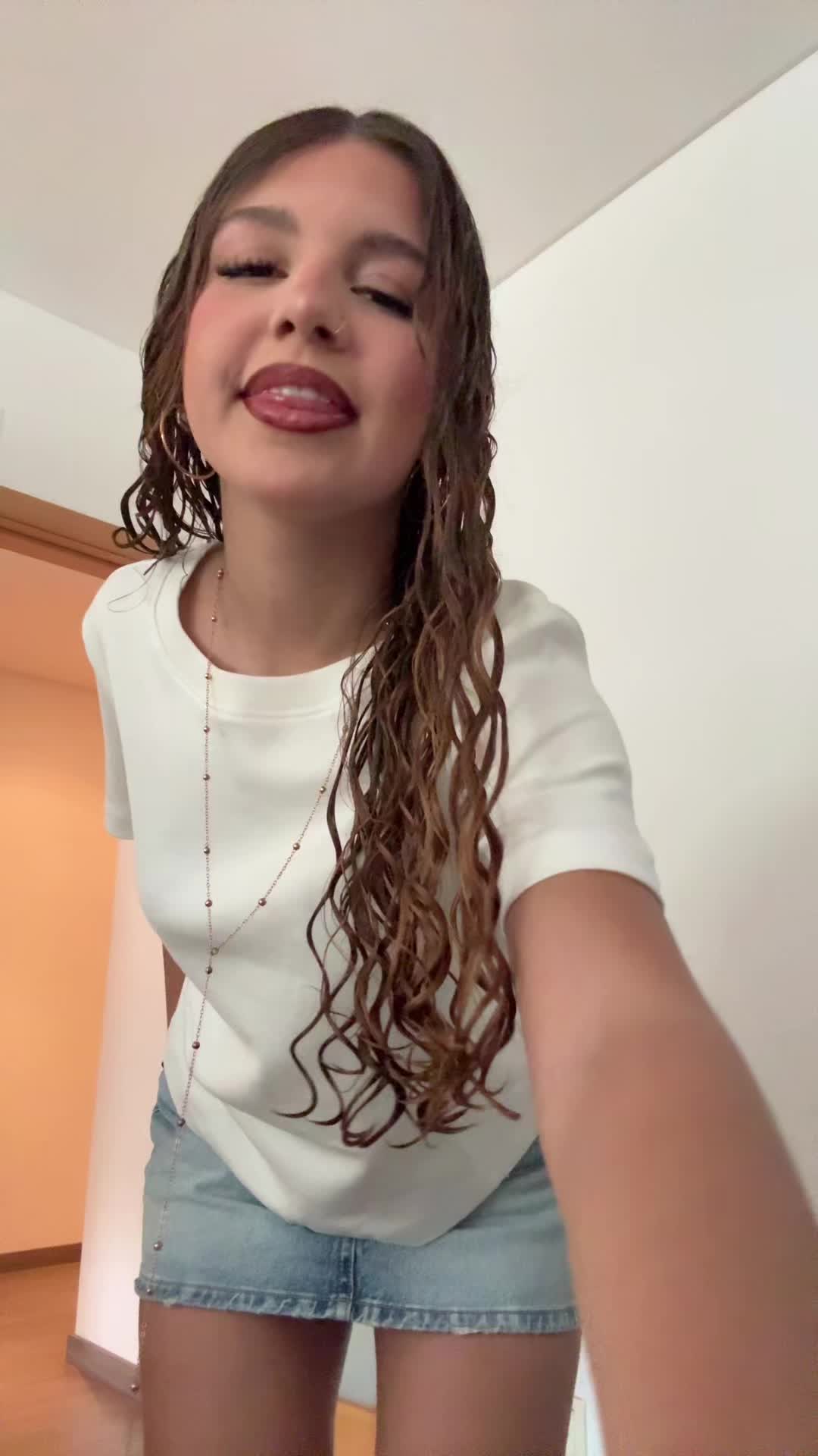 @nês