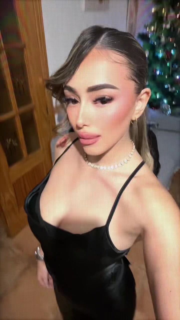 @laadessii🥥