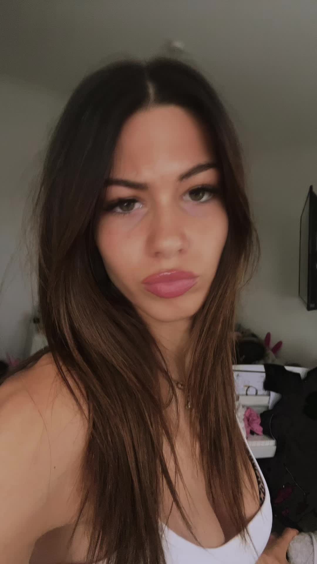 @mia🦦