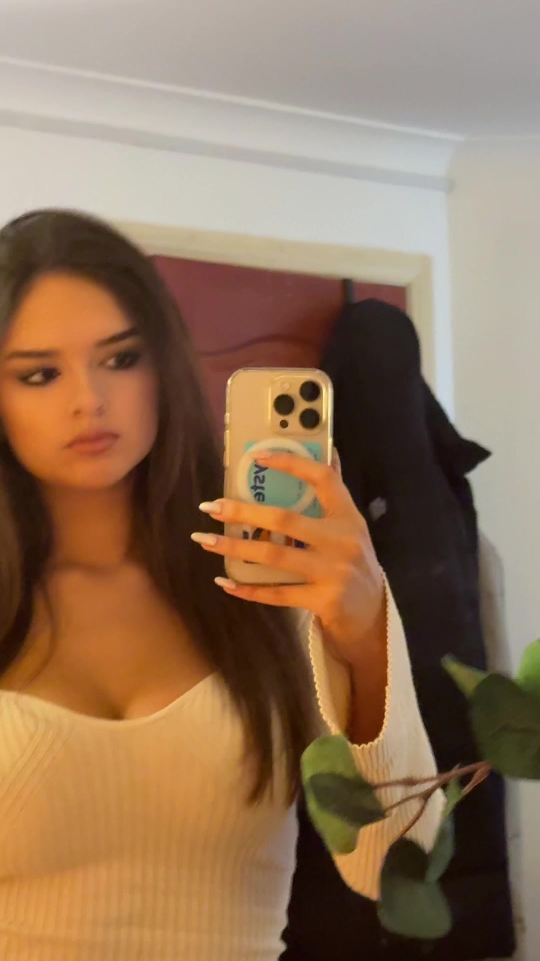 @isabella