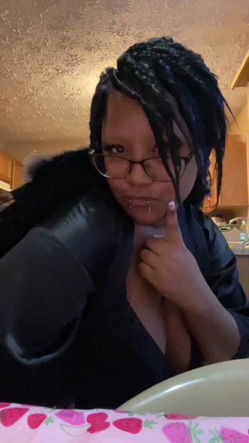 @( • )( • )