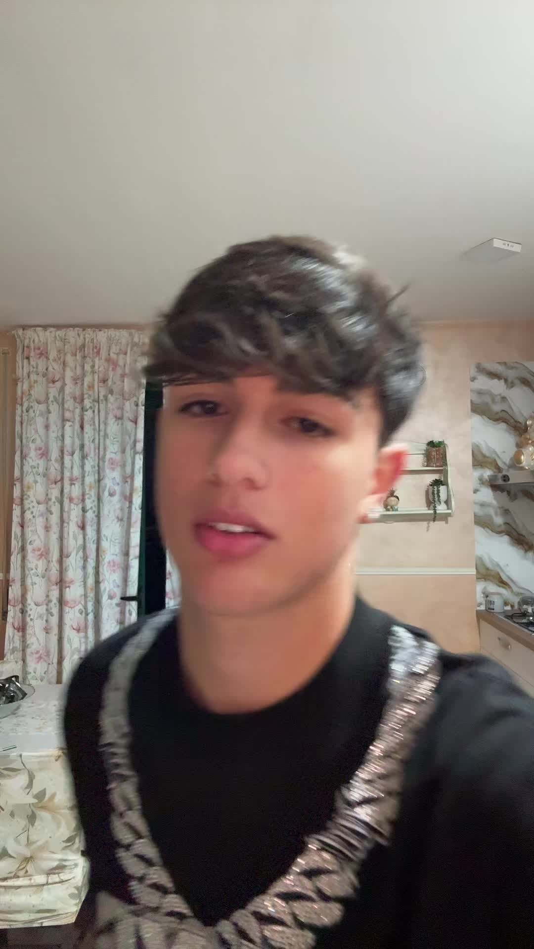 @Adriano.🧊