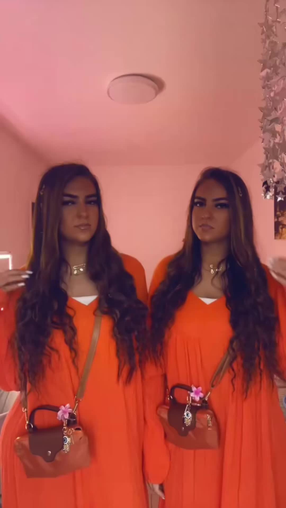 @Twinsss👯&zwj;♀️
