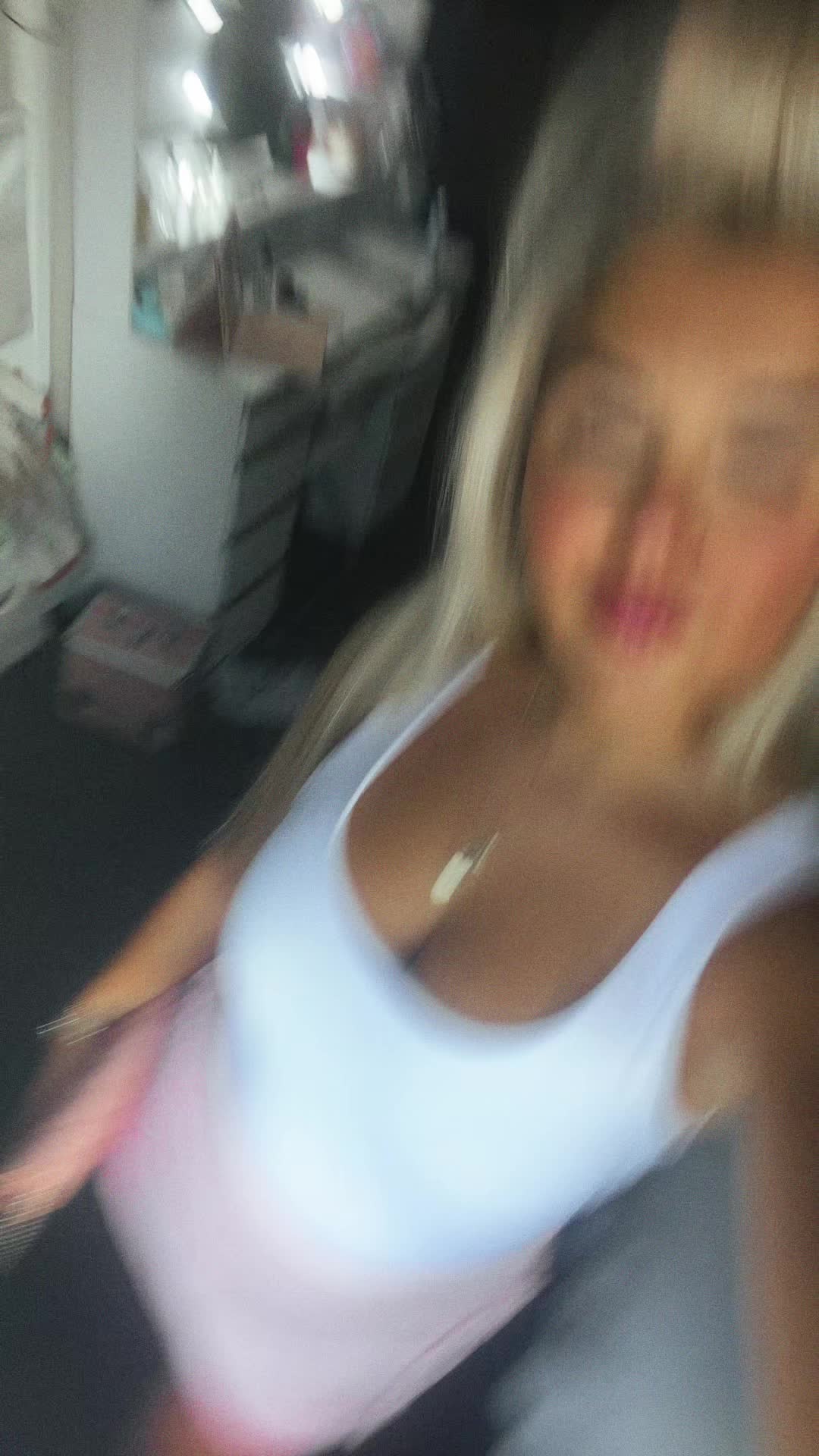 @Lucie Low