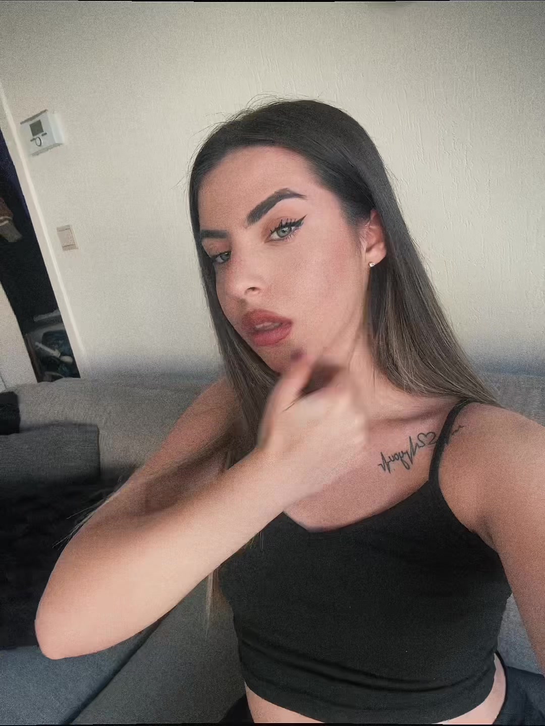 @𝒜𝓃𝓃𝒶🌒