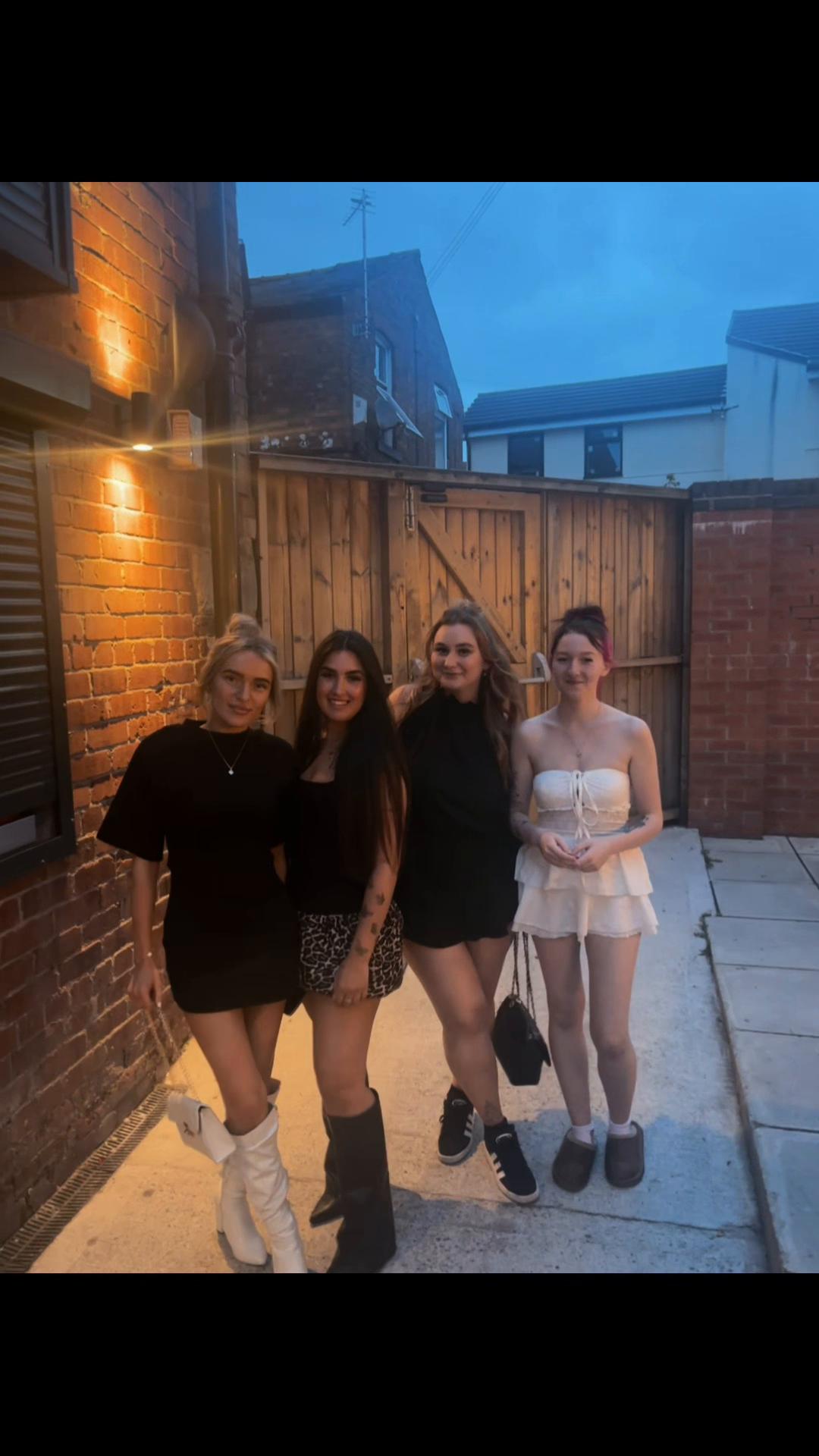 @Ella Louise✨