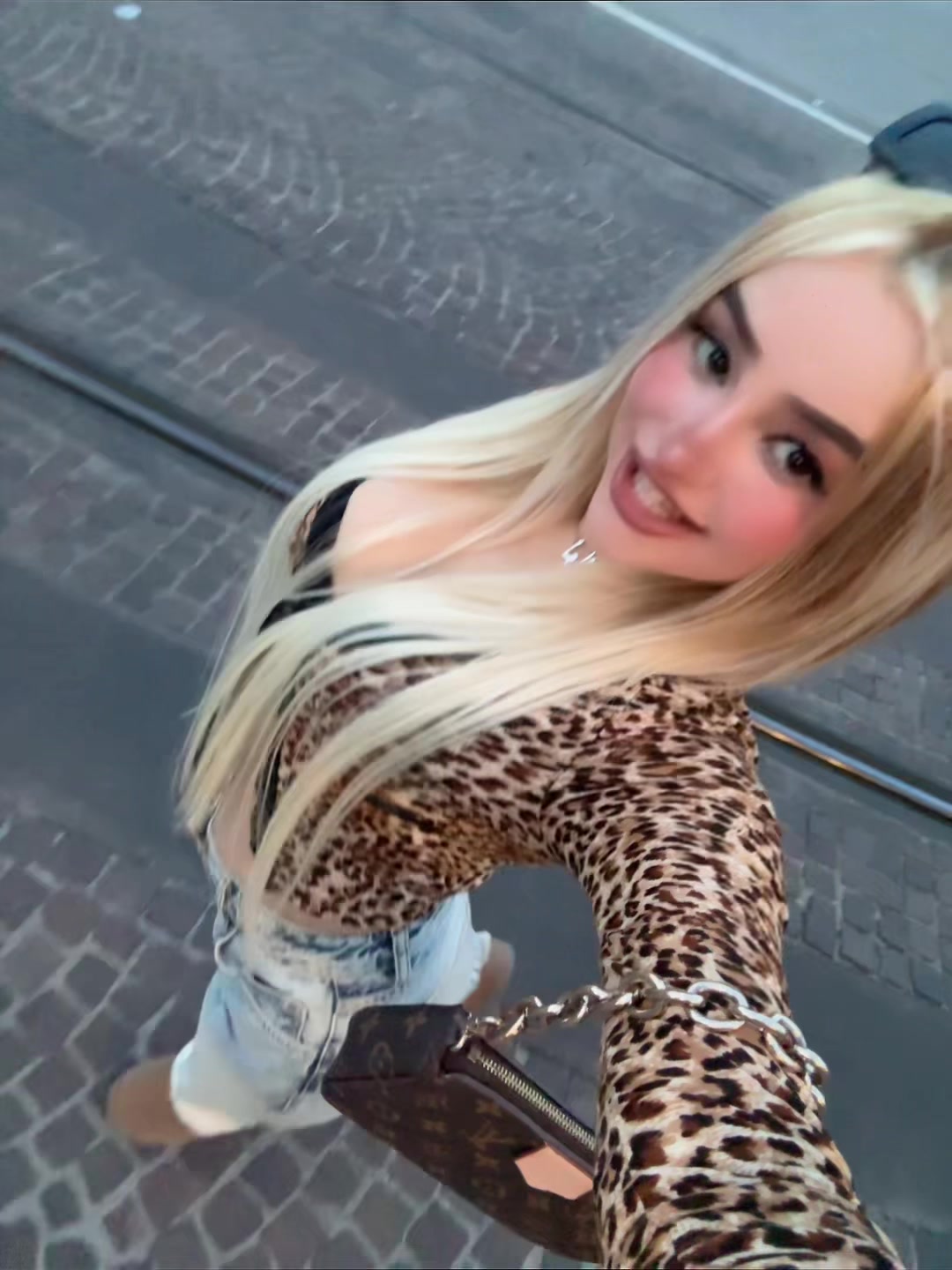 @its_luena_