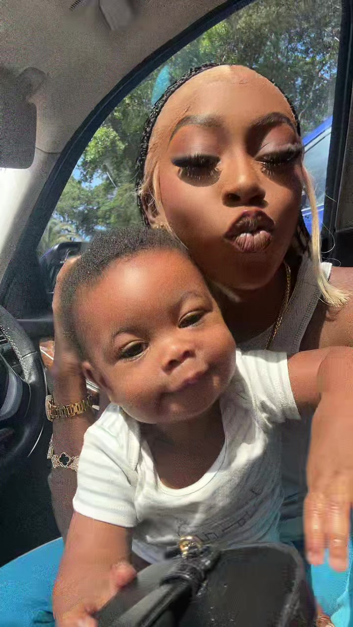 @Dat baby😫