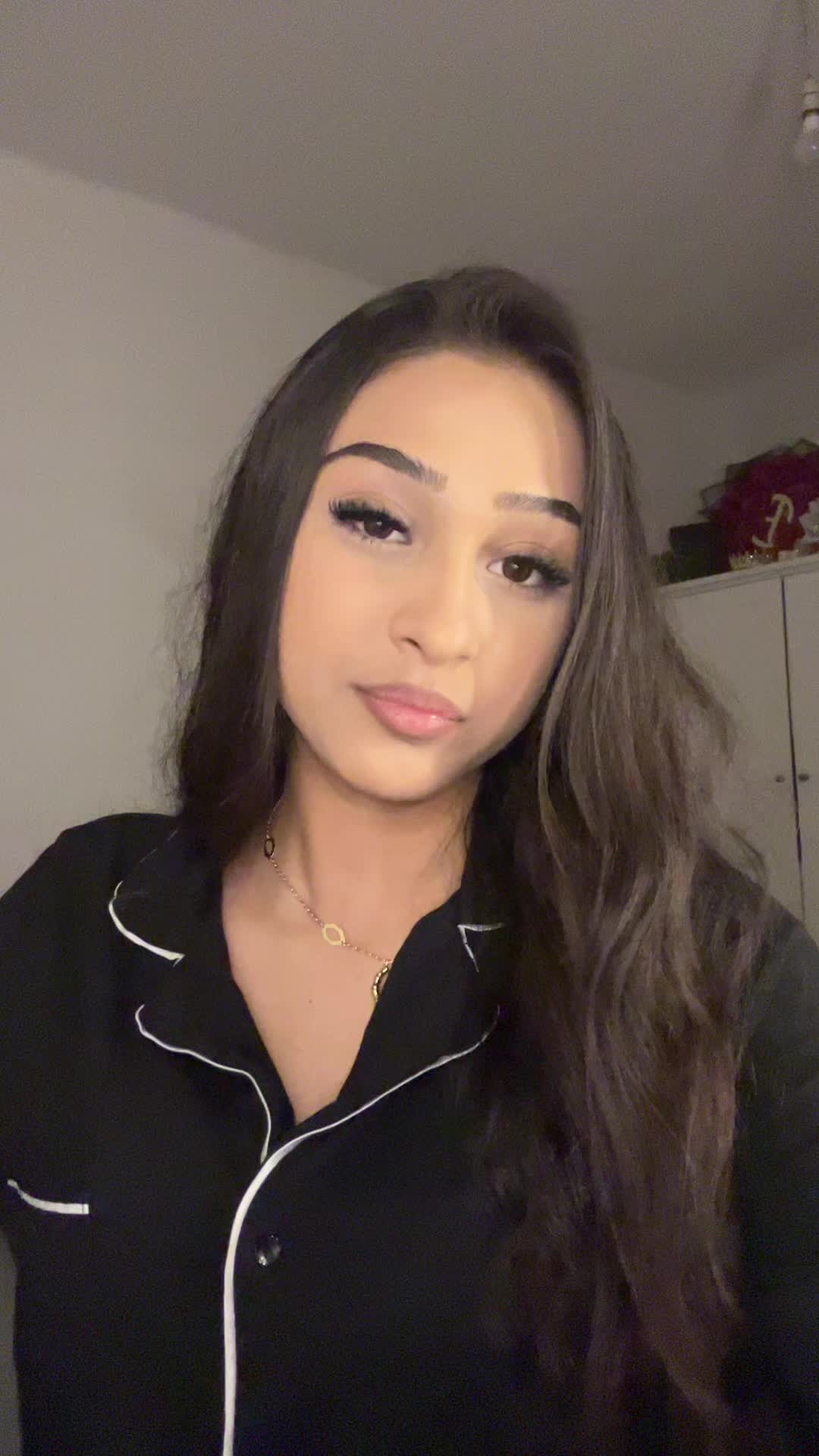 @Miruna_