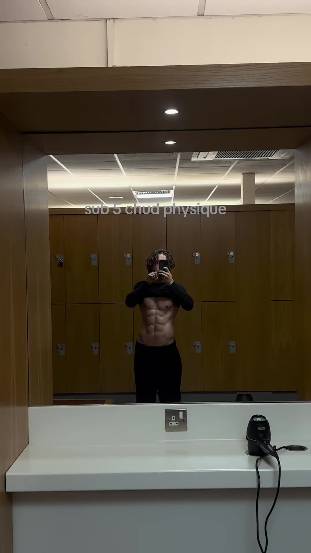 @︎︎︎Joshua Halliwell