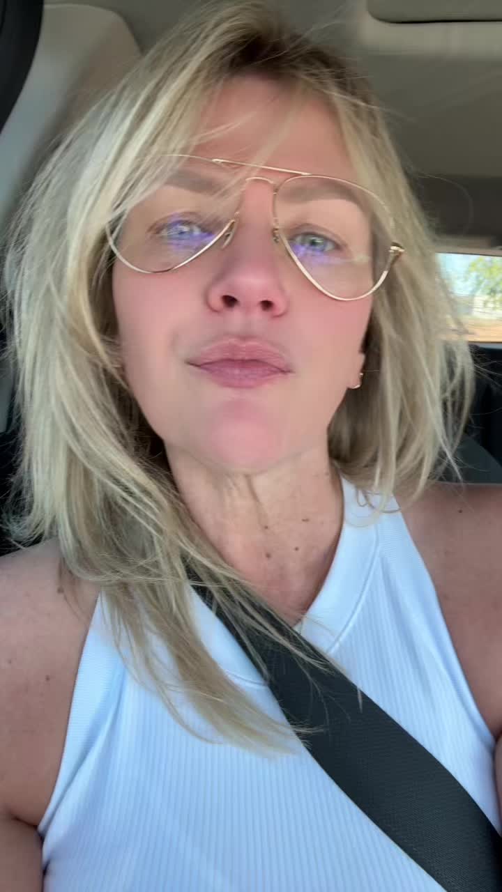 @HeyRebeccaIRL