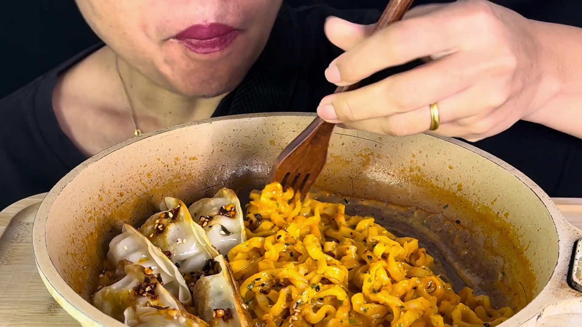 @Thirith eats