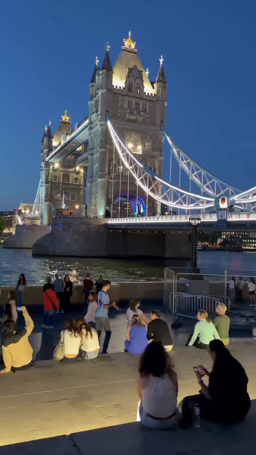 @𝓓𝓪𝓷𝓲𝓪𝓵 𝓚𝓱𝓪𝓷 𝕌𝕂🇬🇧