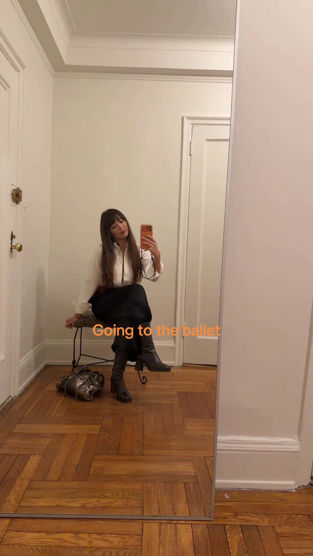 @Junia