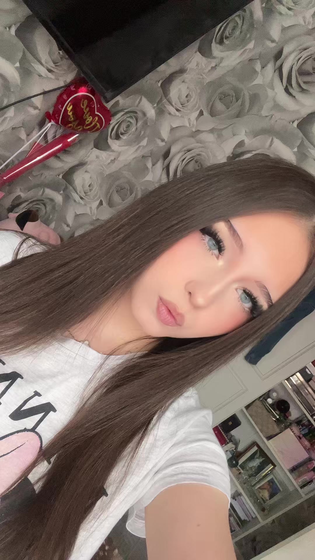 @♕
