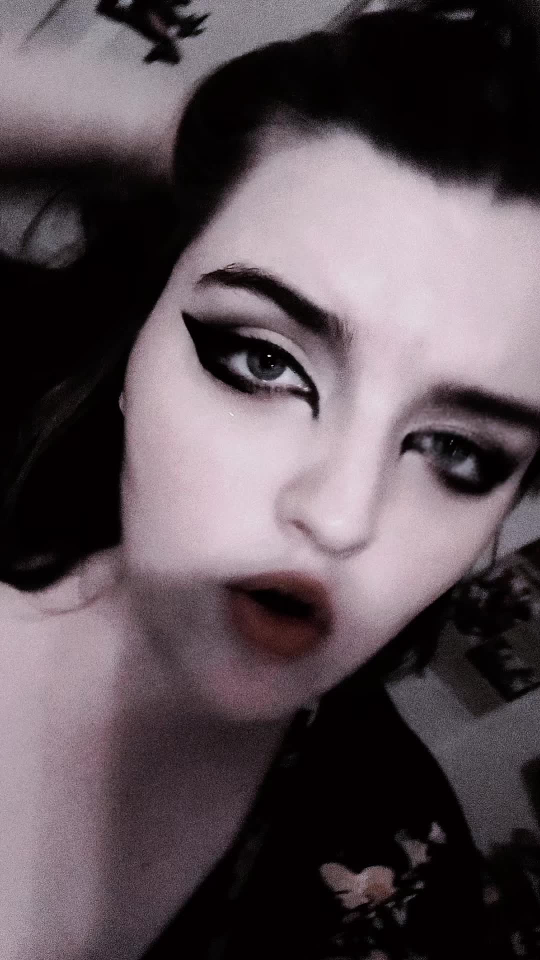 @Makeup_Show_Horror_Tell